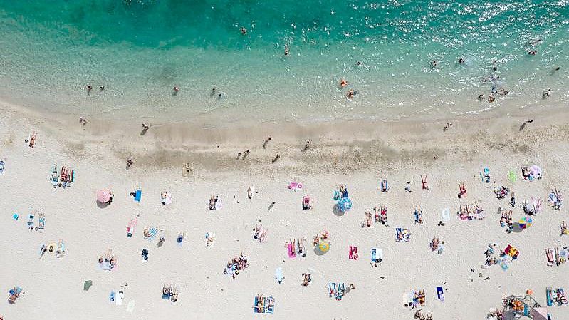 Der Strand von Alimos. - südlich von Athen (Archivbild). Foto: Lefteris Partsalis/XinHua/dpa