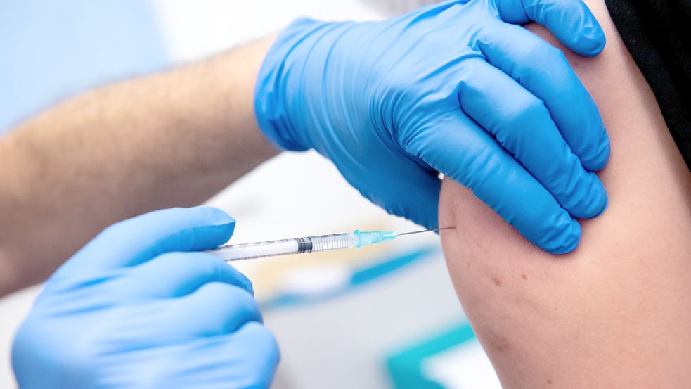 Wird das Impfen ab 60 zur Pflicht? Am Donnerstag entscheidet der Bundestag Foto: Sven Hoppe