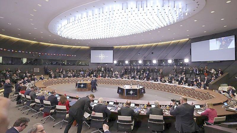 Runder Tisch beim Treffen der Nato-Außenminister im Nato-Hautquartier in Brüssel. Foto: Olivier Matthys/AP/dpa