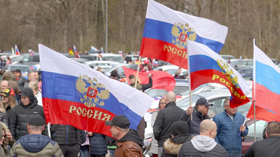 Pro-russischer Autokorsos haben am Wochenende in vielen Städten in Deutschland stattgefunden. Foto: dpa/Karl-Josef Hildenbrand