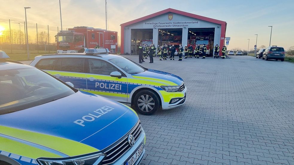 Die Feuerwehr in Uthwerdum rückte am Sonnabendabend aus. Foto: Dirksen/Kreisfeuerwehrverband