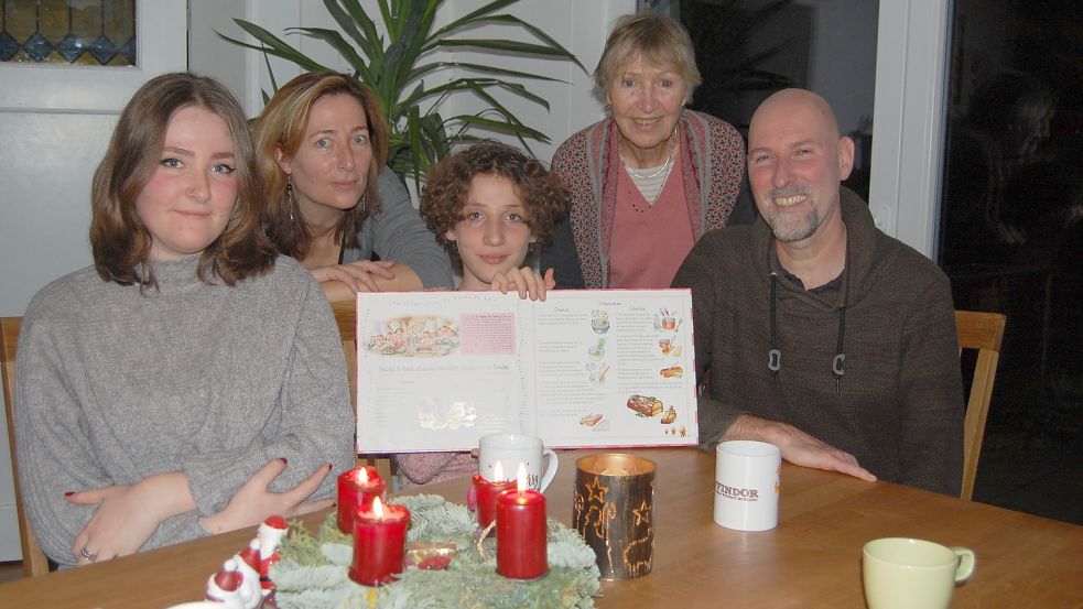 Yvan Arnaud (rechts) beim Weihnachtsessen mit seiner Familie. Foto: Imke Cirksena