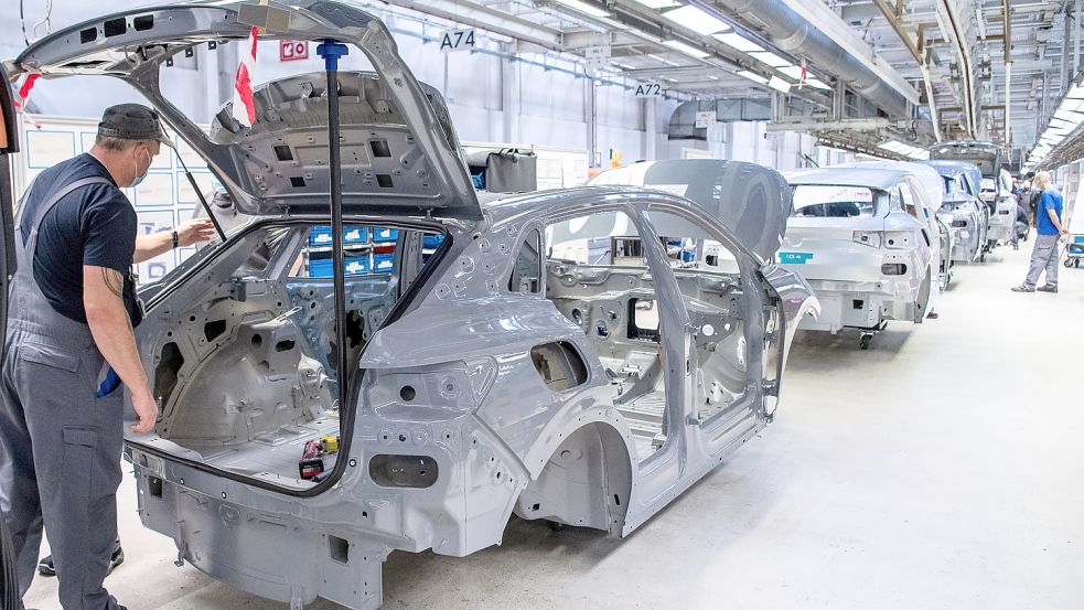 In einigen Bereichen des Emder VW-Werks wird die Arbeitszeit reduziert. Archivfoto: DPA