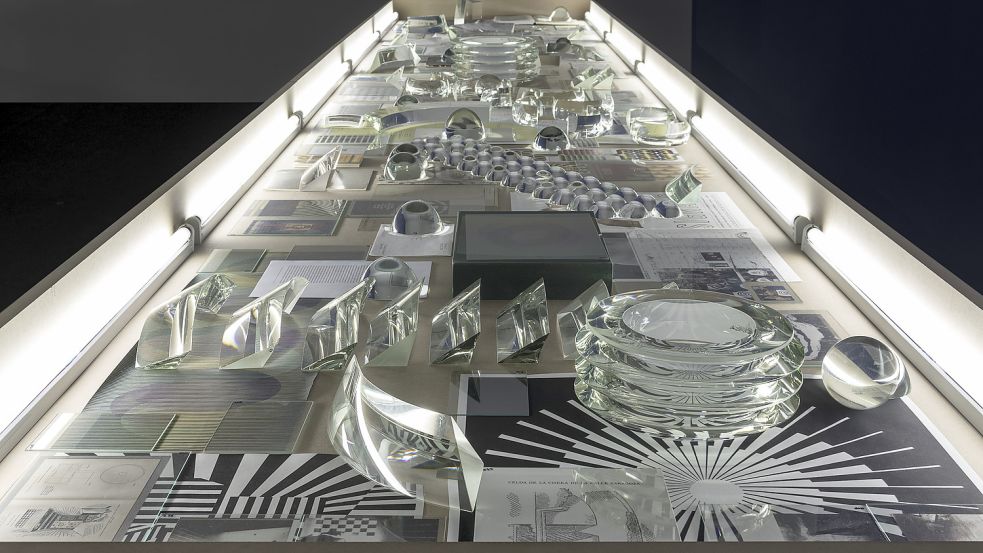 Sieht ganz nach Medienkunst aus: Die Installation „Op-Film: An Archaeology of Optics“ ist ab Mittwoch in der Kunsthalle Osnabrück in der EMAF-Ausstellung zu sehen. Foto: Filipa César & Louis Henderson 2017