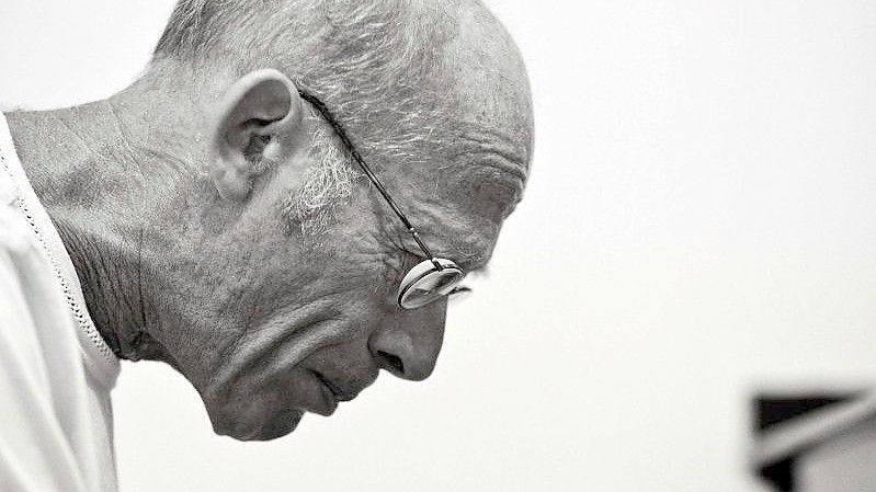 Der Australier David Helfgott ist krank geworden und kann deshalb nicht nach Deutschland reisen. Foto: Andreas Bär Läsker/Weltspiegel Cottbus GmbH/dpa