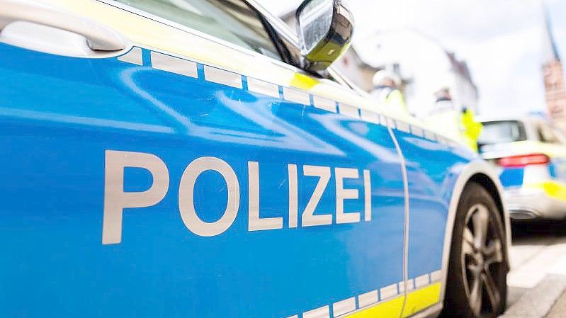 Die Polizei meldet einen getöteten Mann in einem Schrebergarten in Hamburg. Foto: Philipp von Ditfurth/dpa