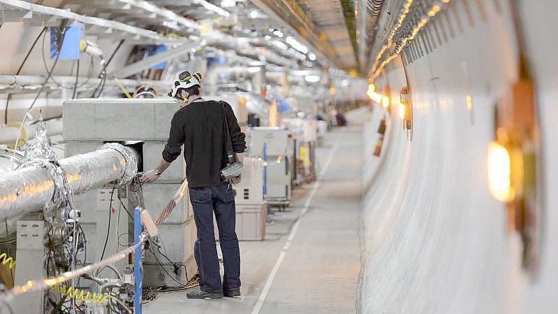 Die größte Forschungsmaschine der Welt: Cern startet den Teilchenbeschleuniger nach drei Jahren Pause. Foto: Laurent Gillieron/KEYSTONE/dpa