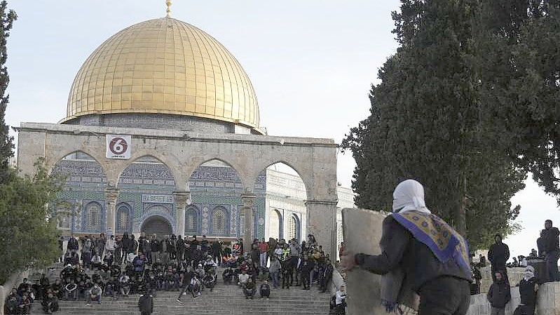 Der Felsendom befindet sich auf dem Tempelberg in Jerusalem. Zuletzt kam es dort wiederholt zu Konfrontationen zwischen Palästinensern und israelischen Sicherheitskräften. Foto: Mahmoud Illean/AP/dpa