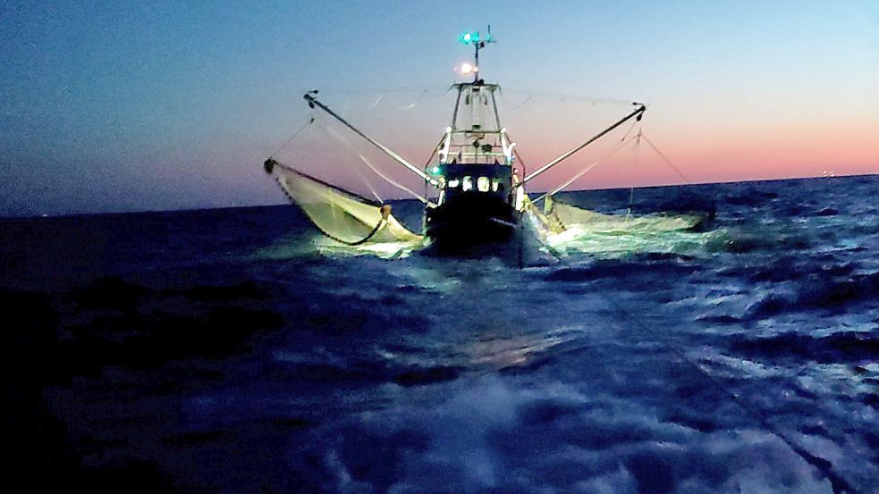 Der Krabbenkutter „Uranus“ geriet vor Langeoog in Not. Foto: DGzRS