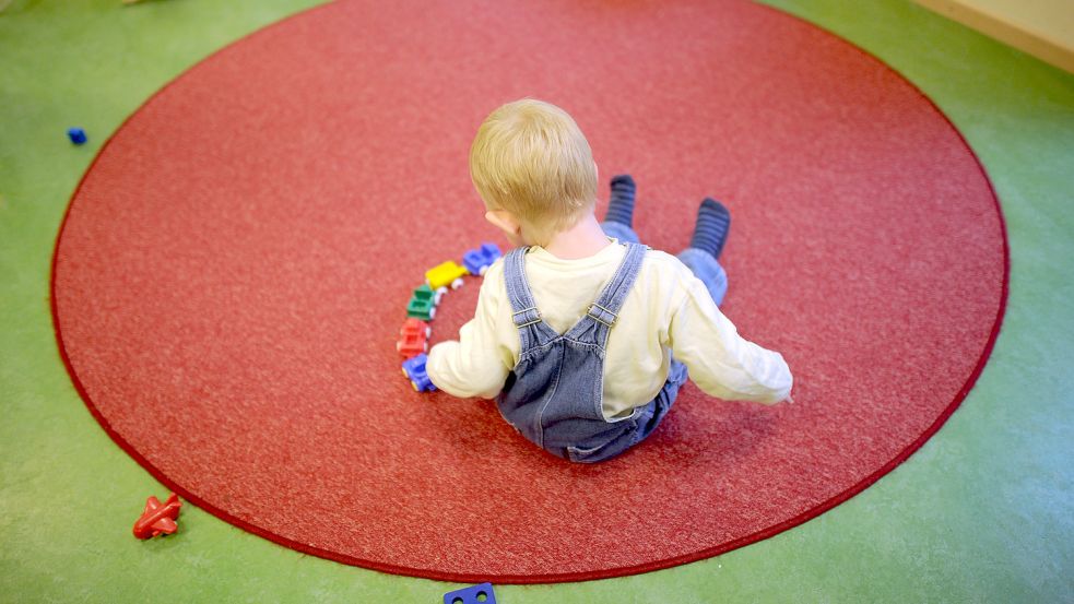 In der Gemeinde Ihlow fehlen Krippenplätze für Kinder unter drei Jahren. Foto: DPA