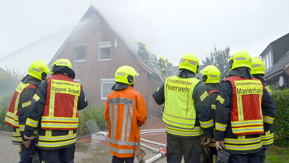 Die Brookmerlander Feuerwehr (hier bei einem Einsatz in Osteel) sorgt weiter für Aufsehen. Foto: Thomas Dirks