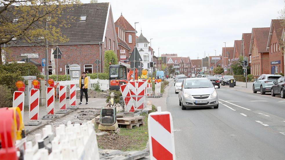 Bisher werden an der Fockenbollwerkstraße Leitungen verlegt. Für die Großbaustelle wird sie ab Mitte Juni jedoch halbseitig gesperrt. Foto: Romuald Banik