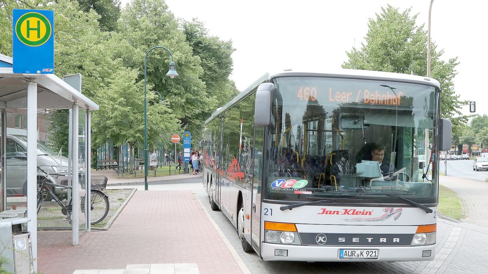 Nicht nur in Aurich können auch Pendler ab Juni für drei Monate  günstiger mit dem Bus fahren. Foto: Romuald Banik