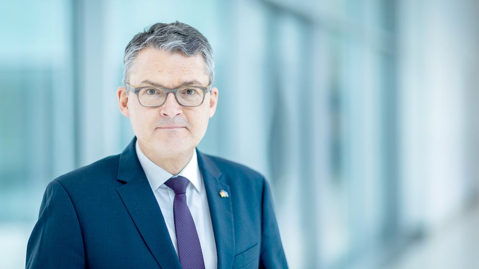 CDU-Außenexperte Roderich Kiesewetter warnt vor einer „Syrifizierung“ des Krieges in der Ukraine, einem langen Abnutzungskrieg, von dem die Welt sich irgendwann abwendet. Foto: Leon Kuegeler/photothek.de via www.imago-images.de
