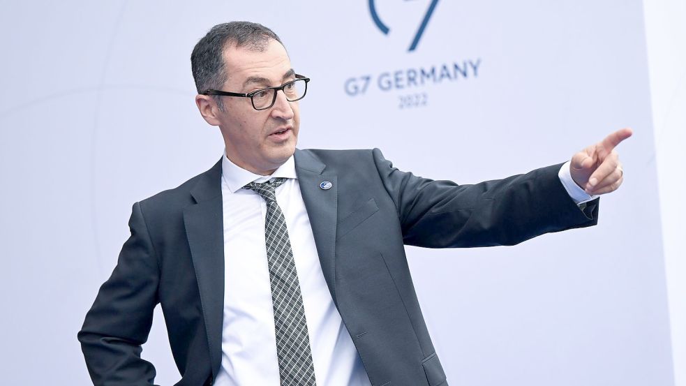 Bundesagrarminister Cem Özdemir beim Treffen der G7-Agrarminister in Stuttgart. Foto: Bernd Weißbrod/dpa