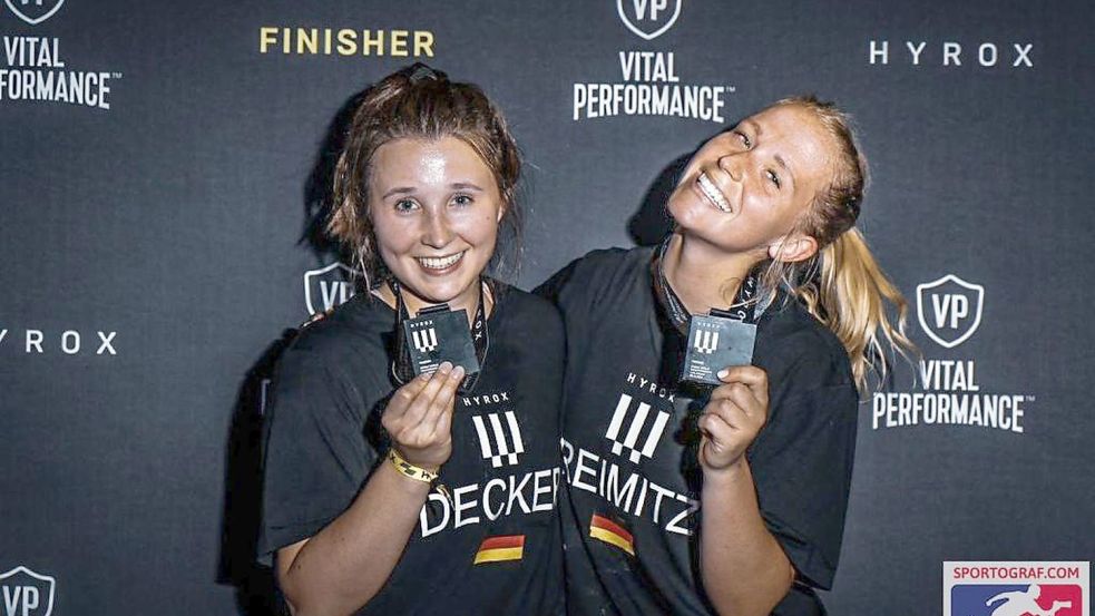 Allen Grund zum Strahlen hatten Hilke Decker (links) und Lisa Reimitz bei der Hyrox-Weltmeisterschaft in Las Vegas.Fotos: privat