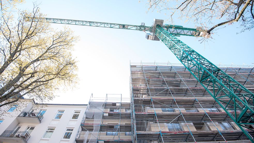 Bauen rechnet sich immer öfter nicht mehr, denn die Kosten sind vor allem in den vergangenen Jahren enorm gestiegen. Foto: dpa