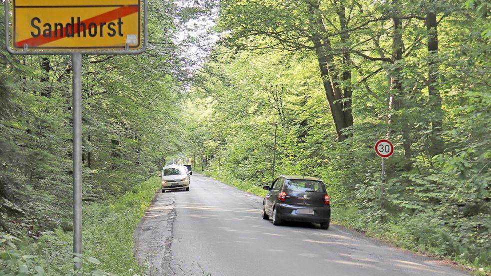 Der Südeweg in Sandhorst ist an vielen Stellen beschädigt und muss dringend saniert werden. Foto: Heino Hermanns