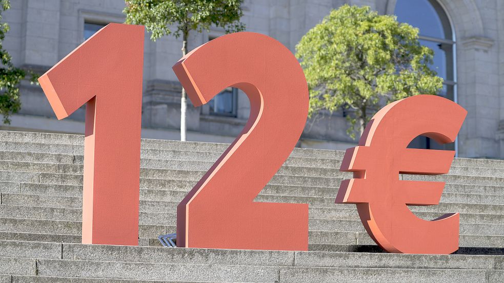 Mit dem Mindestlohn von zwölf Euro pro Stunde hat der Bundeskanzler ein zentrales Wahlversprechen umgesetzt. Doch das Vorgehen bleibt problematisch. Foto: Political Moments/Imago Images