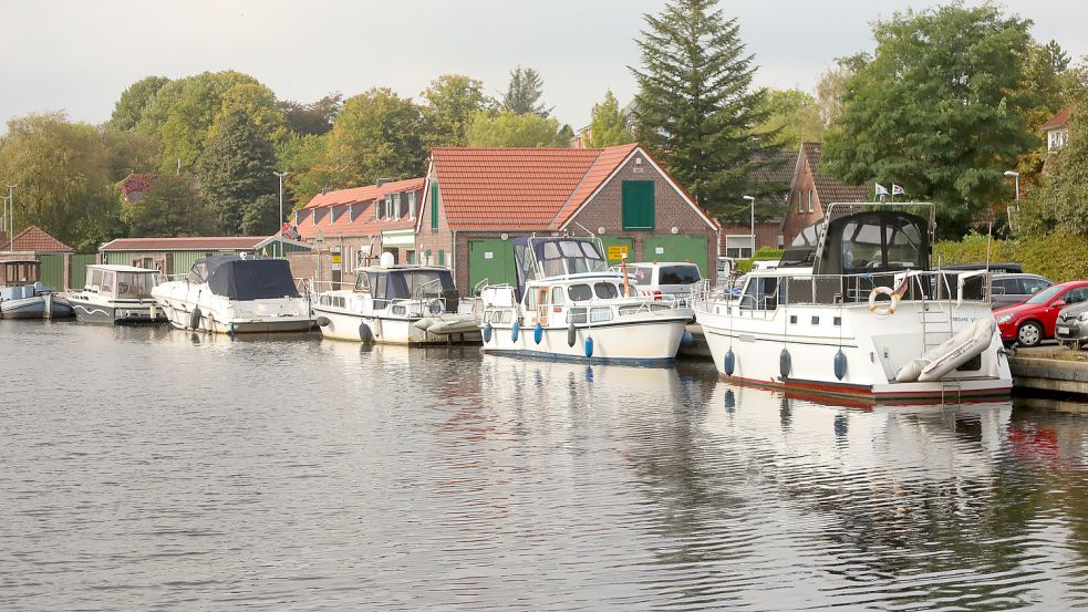 Der Auricher Hafen war im vergangenen Sommer bei den Bootjefahrern so beliebt wie nie zuvor. Foto: Romuald Banik