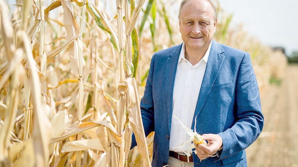 Bauernpräsident Joachim Rukwied sorgt sich um die Schweinehaltung in Deutschland und fordert von der Bundesregierung Klarheit beim Umbau der Tierhaltung. Foto: Christoph Schmidt/dpa