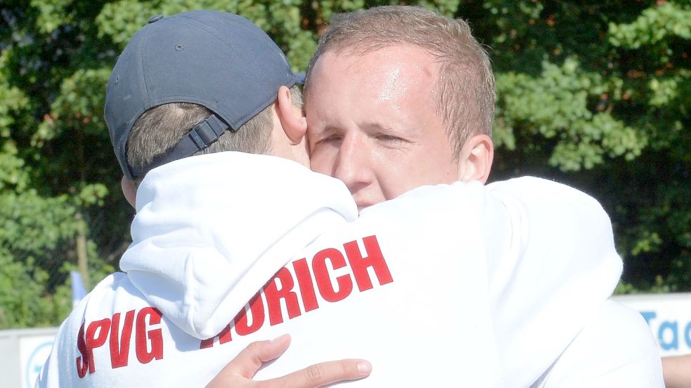 Erleichtert: Werner Hoffmann und Jan-Hendrik Bontjer.