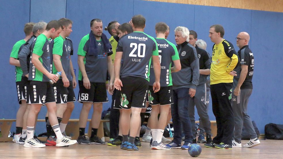 Die Ihlow Crocos sind ohne Punktverlust in die Handball-Regionsliga aufgestiegen. Nun hoffen sie eine Liga höher auf stärkere Mannschaften.Foto: Wilfried Gronewold