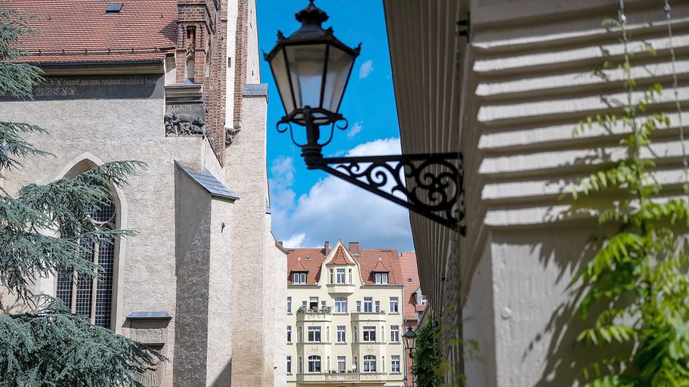 Der Bundesgerichtshof hat entschieden: Das Schmährelief an der Stadtkirche Wittenberg darf bleiben. Foto: Hendrik Schmidt