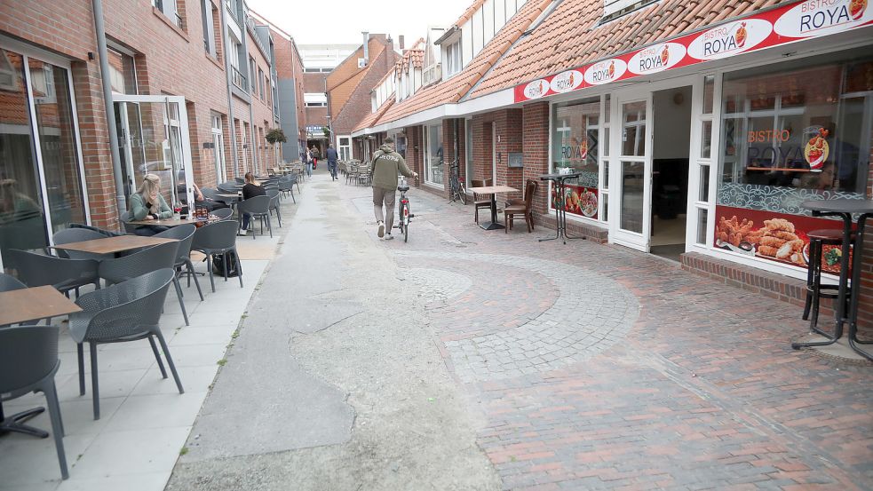 Nach jahrelangen Bauarbeiten ist vom Carolinengang nur noch eine Buckelpiste übrig. Foto: Romuald Banik