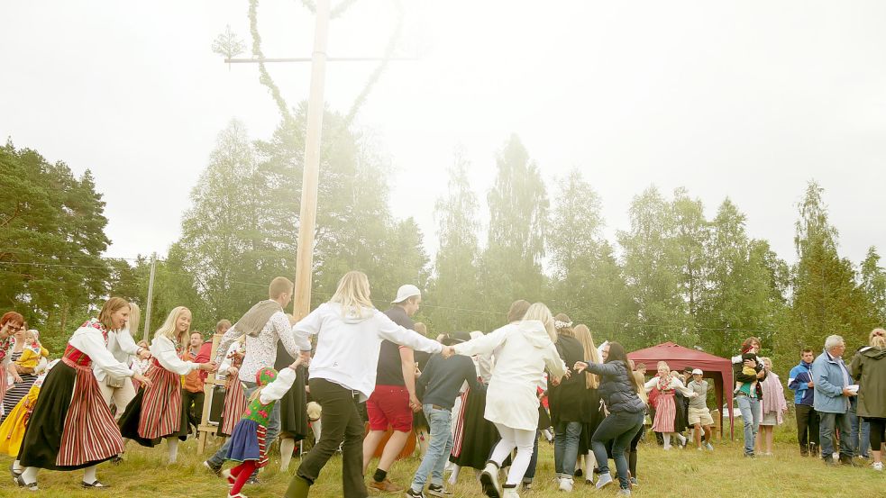 In Schweden ist Mittsommer nach Weihnachten das zweitgrößte Fest. Foto: dpa/Isabelle Modler