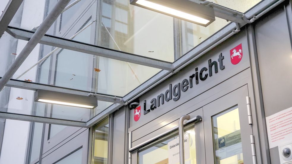 Vor dem Auricher Landgericht wird ein mutmaßlicher Fall von Zwangsprostitution verhandelt.Foto: Romuald Banik