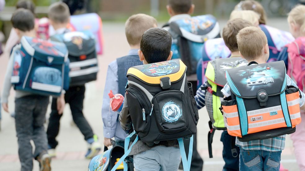 Die Zahl der Erstklässler im Landkreis Aurich entwickelt sich entgegen früherer Vorhersagen stabil. Foto: DPA