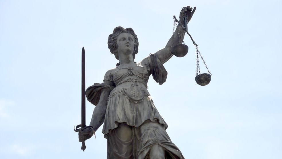 Eine Statue von Justitia, der Göttin der Gerechtigkeit. Foto: DPA