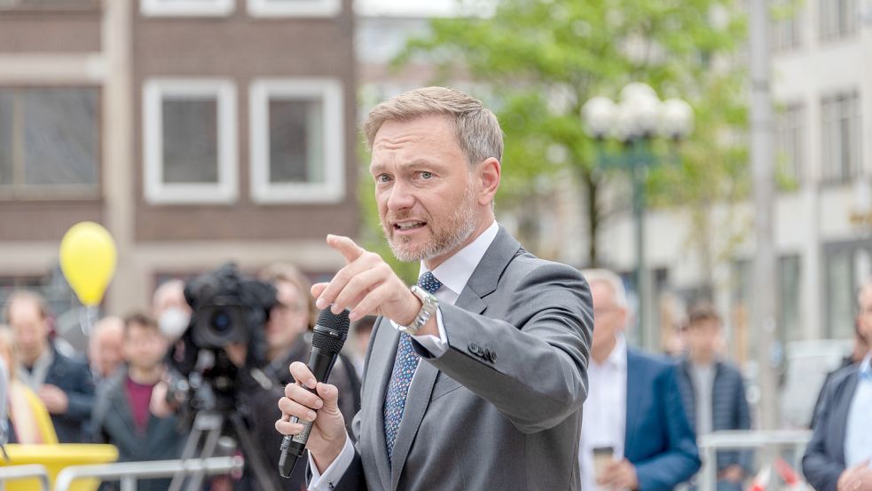 Die FDP blockiert mit ihrem Vorsitzenden, Bundesfinanzminister Christian Lindner, Maßnahmen, die sich vor allem an die Schwächeren der Gesellschaft richten, so die Autorin. Foto: imago images/penofoto