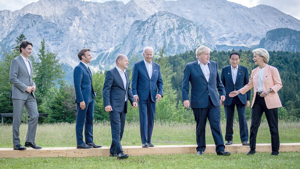 Familienfoto während des G7-Gipfels auf Schloss Elmau. Foto: dpa/Michael Kappler