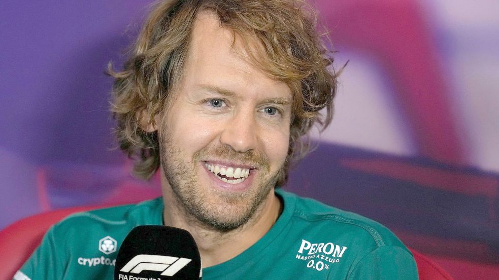 Ex-Weltmeister Sebastian Vettel hat bei Aston Martin eine gute Verhandlungsposition. Foto: Matt Dunham/AP/dpa
