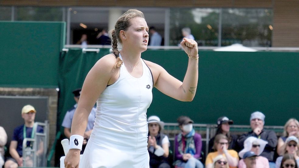 Jule Niemeier hat in Wimbledon das Achtelfinale erreicht. Foto: Alberto Pezzali/AP/dpa