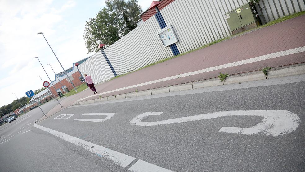 Neben der Sparkassen-Arena soll der neue Auricher ZOB auf dem Gelände der Kreisbahn gebaut werden. Foto: Romuald Banik