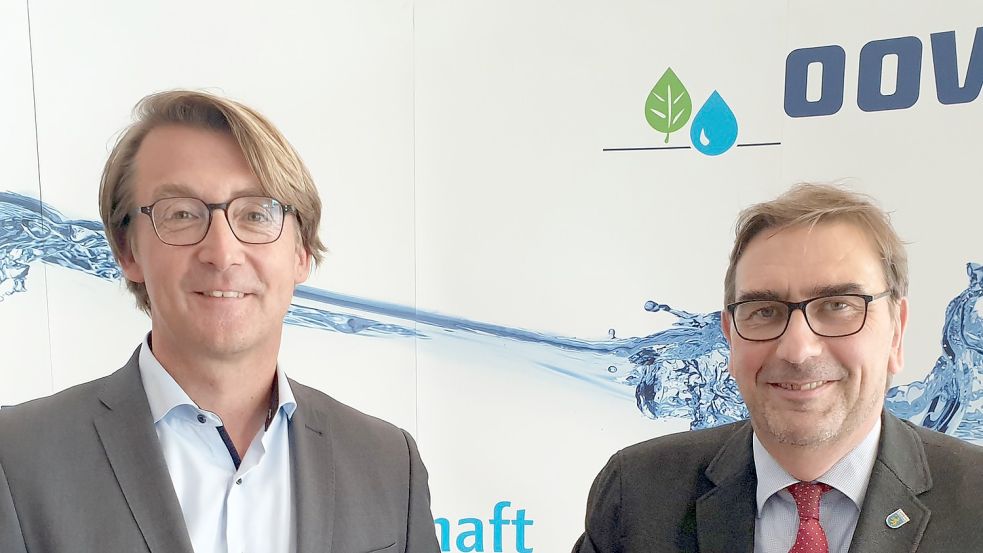 OOWV-Geschäftsführer Karsten Specht (links) und Verbandsvorsteher Sven Ambrosy sehen den OOWV vor großen Herausforderungen. Foto: Gunnar Meister