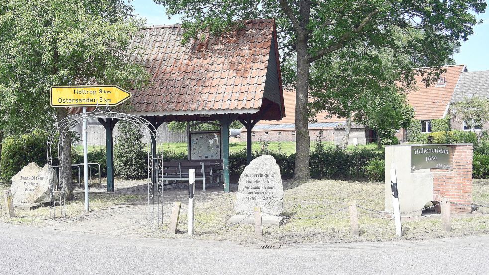 Der Jann-Dieken Frieling-Platz mit den drei Gedenksteinen.