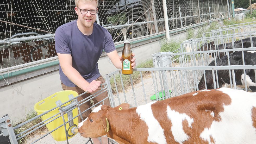 Udo Haßbargen betreibt seit einigen Jahren einen Hofladen mit Milchzapfstelle in Kirchdorf. Foto: Romuald Banik