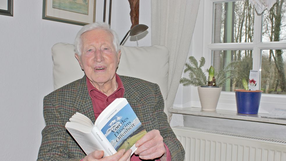 Carl Osterwald feiert an diesem Sonnabend 95. Geburtstag. Seine Einsichten schrieb er in einem Buch nieder. Foto: Karin Böhmer