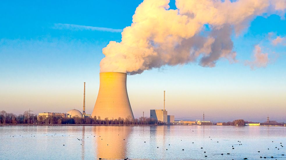 Kernkraftwerk Isar 2 bei Landshut in Bayern ist eins der letzten drei Atomkraftwerke in Deutschland. Foto: IMAGO IMAGES/Peter Widmann