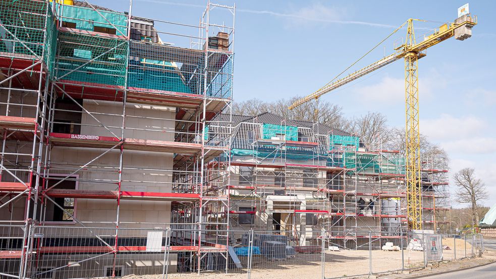 Die Grünen fordern, dass der Landkreis in den Wohnungsmarkt einsteigt. Foto: DPA