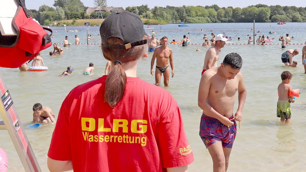 Wegen der Corona-Pandemie wurden zu wenig Rettungsschwimmer ausgebildet. Foto: Heino Hermanns