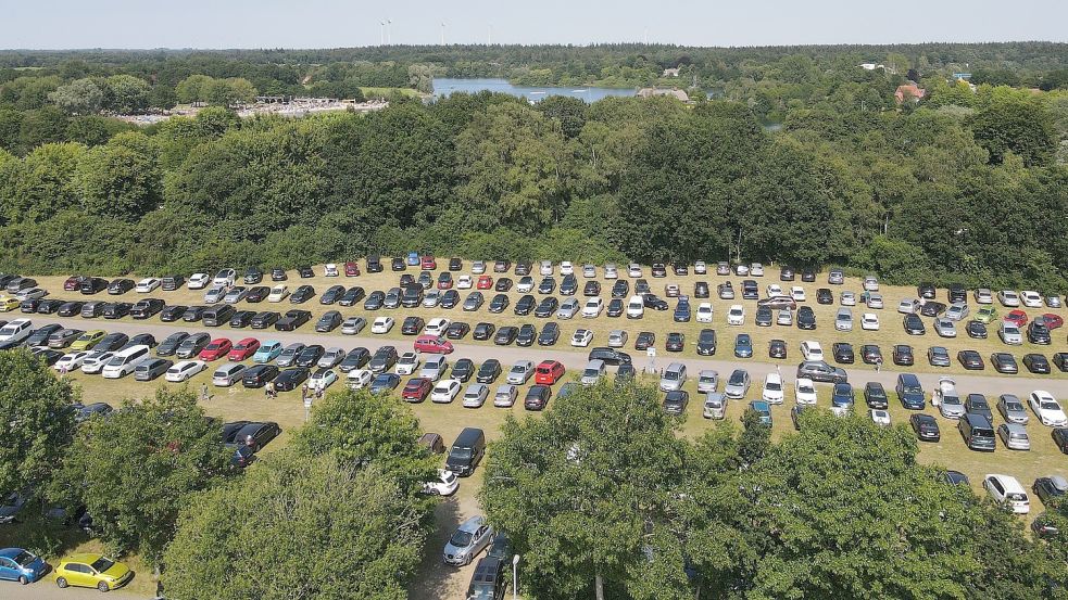 Autoschau am Badesee Tannenhausen. Foto: Alessandro Cipolla