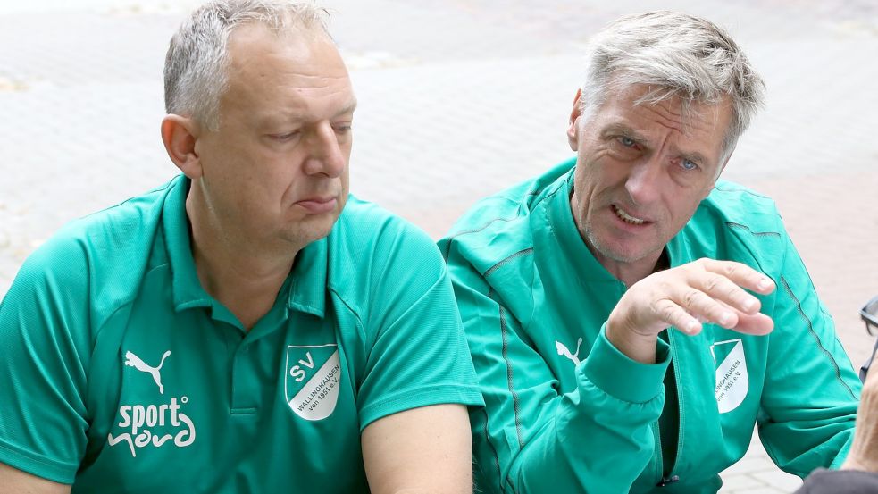 Ewald Mühlenbrock (rechts) tritt sein erstes Traineramt im Herrenbereich an. Ihm zur Seite steht Co-Trainer Markus Dahlke, der zuvor schon zum SVW-Funktionsteam gehörte.