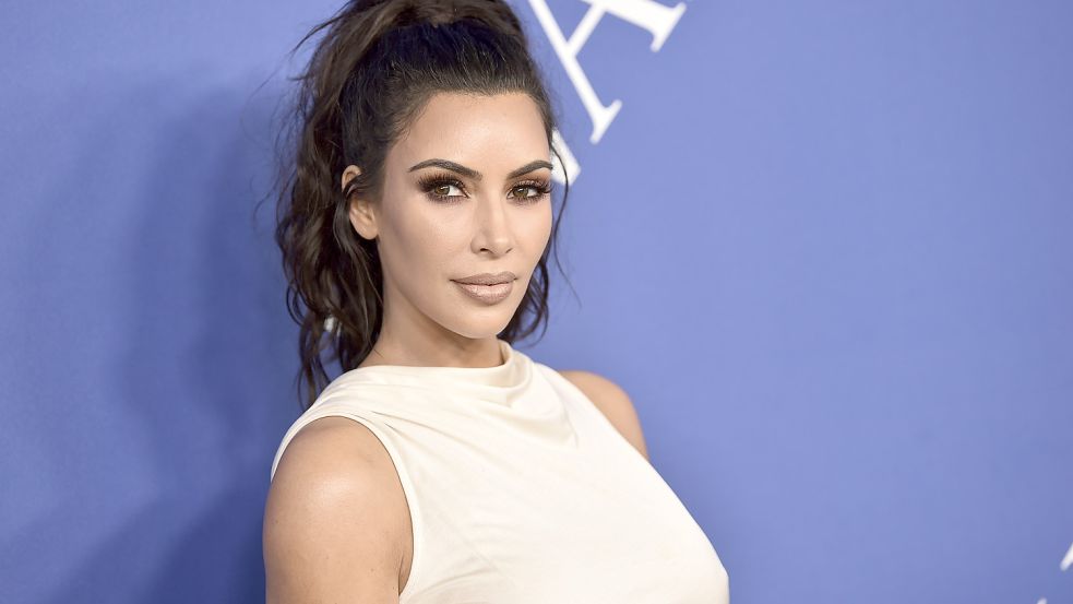 Kim Kardashian und ihre Schwester Kylie Jenner kritisieren die Entwicklung von Instagram. Foto: Evan Agostini/Invision/AP/dpa (Archiv)