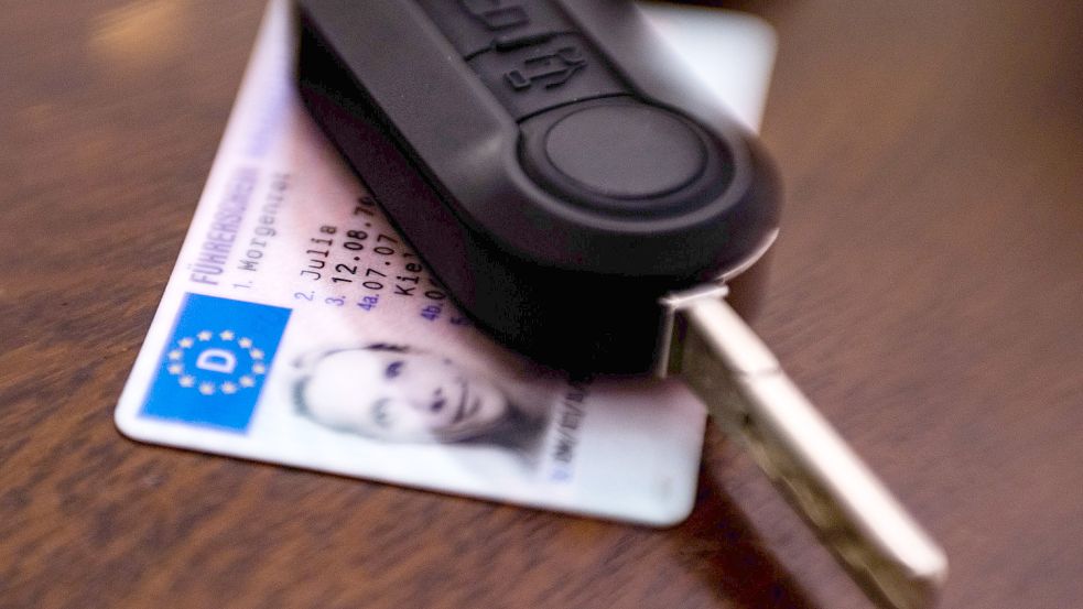 Wer ein Fahrverbot verbüßt, muss den Führerschein im Vorfeld abgeben. Foto: DPA