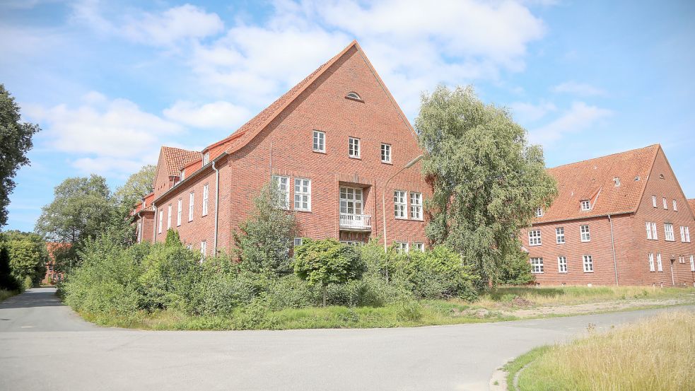 Das Gebäude Nr. 12, eines der südlichen H-Gebäude, soll nun doch erhalten werden und steht unter Denkmalschutz. Foto: Romuald Banik